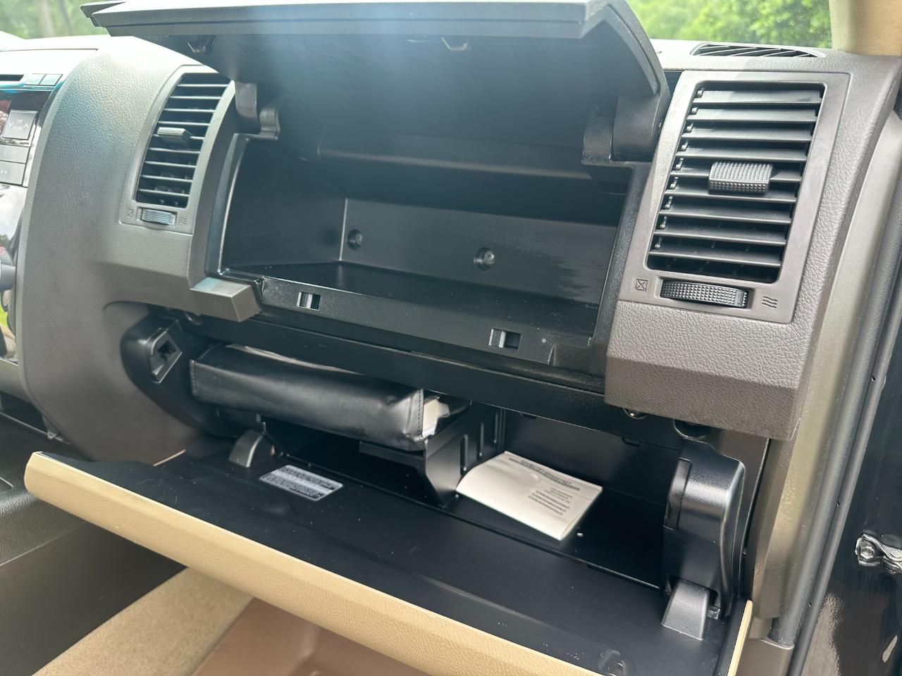 Toyota Tundra 2WD Truck CrewMax 5.7L V8 6-Spd AT (Natl) 2011