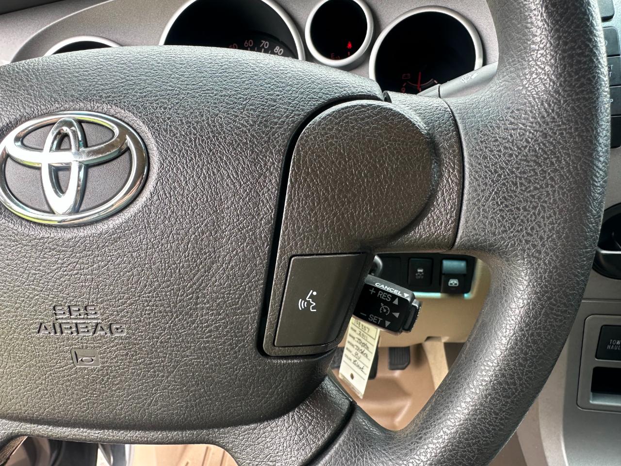 Toyota Tundra 2WD Truck CrewMax 5.7L V8 6-Spd AT (Natl) 2011