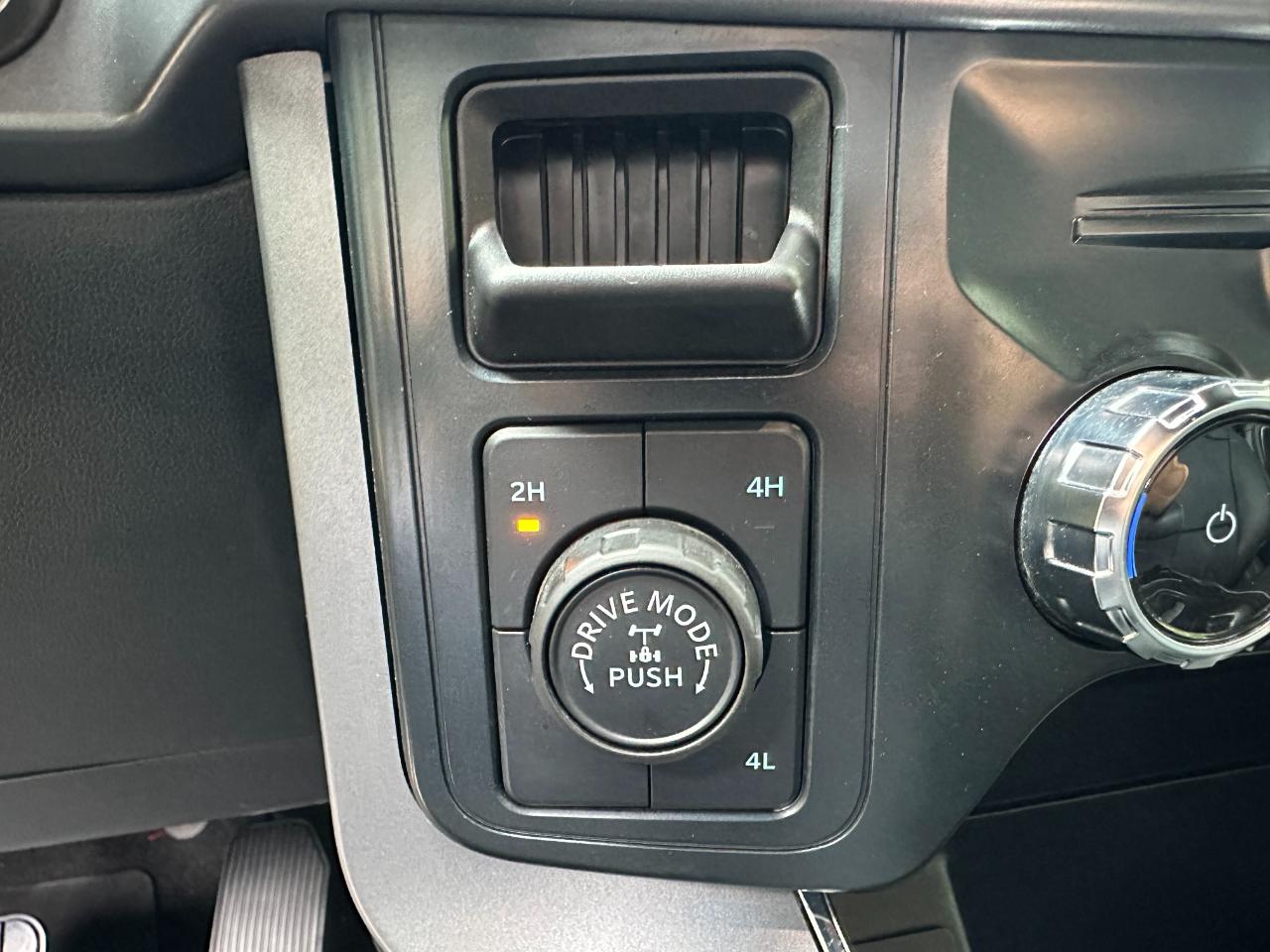 Ford F-150 XLT 4WD SuperCrew 5.5' Box 2025