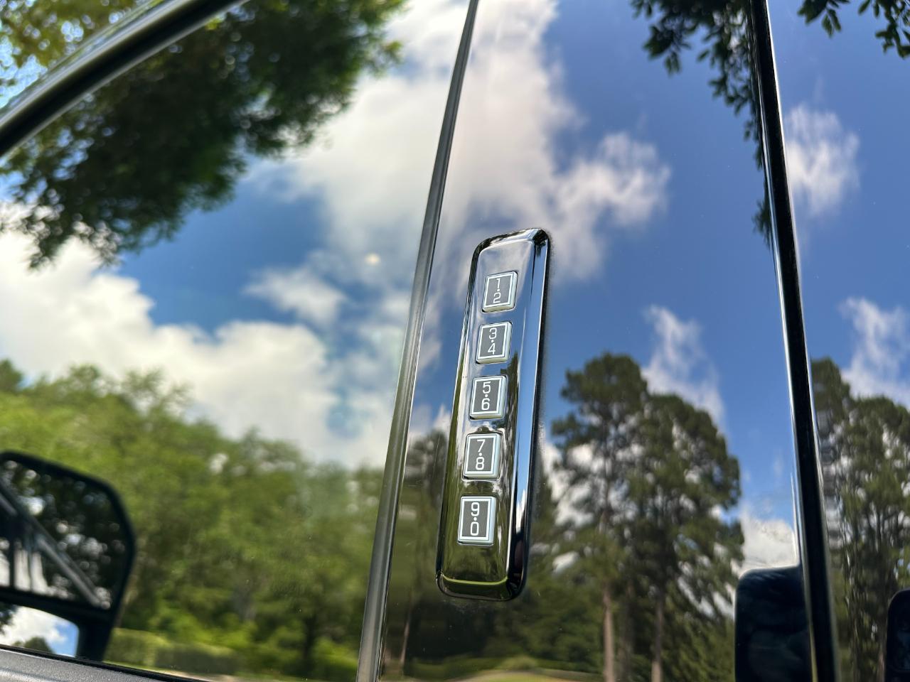 Ford Super Duty F-250 SRW Lariat 4WD Crew Cab 6.75' Box 2022