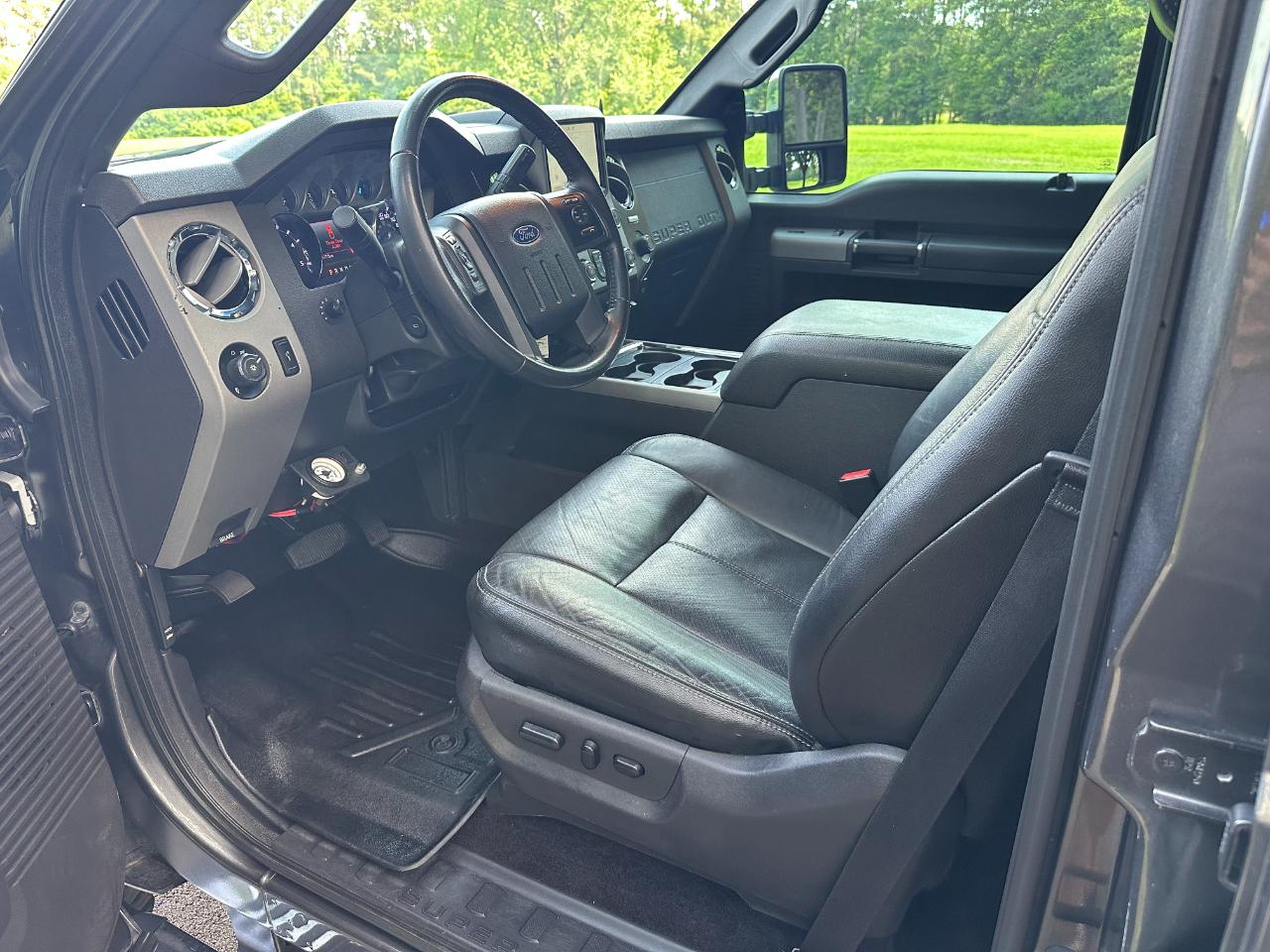 Ford Super Duty F-250 SRW 4WD Crew Cab 156" Lariat 2016