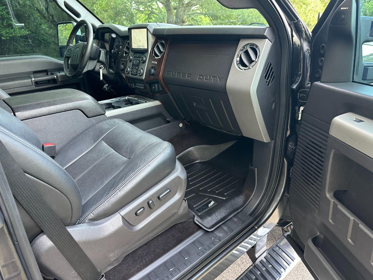 Ford Super Duty F-250 SRW 4WD Crew Cab 156" Lariat 2016