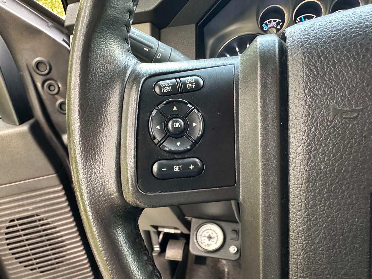 Ford Super Duty F-250 SRW 4WD Crew Cab 156" Lariat 2016