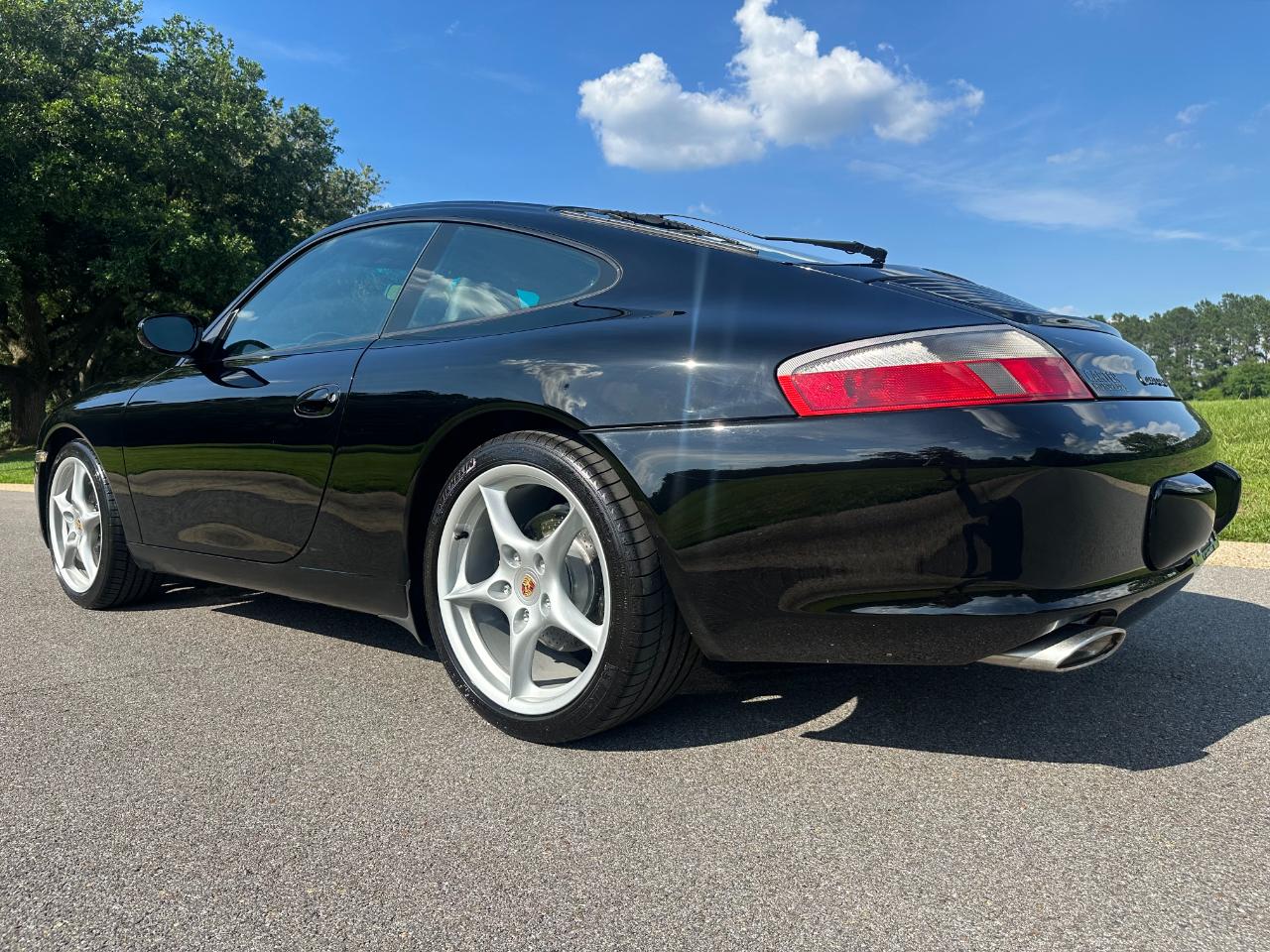 Porsche 911 Carrera 2dr Carrera Cpe 6-Spd Manual 2003