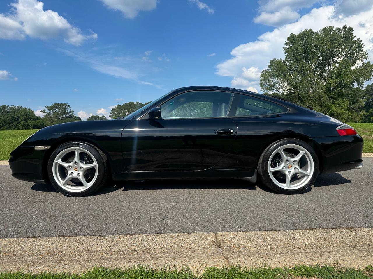 Porsche 911 Carrera 2dr Carrera Cpe 6-Spd Manual 2003