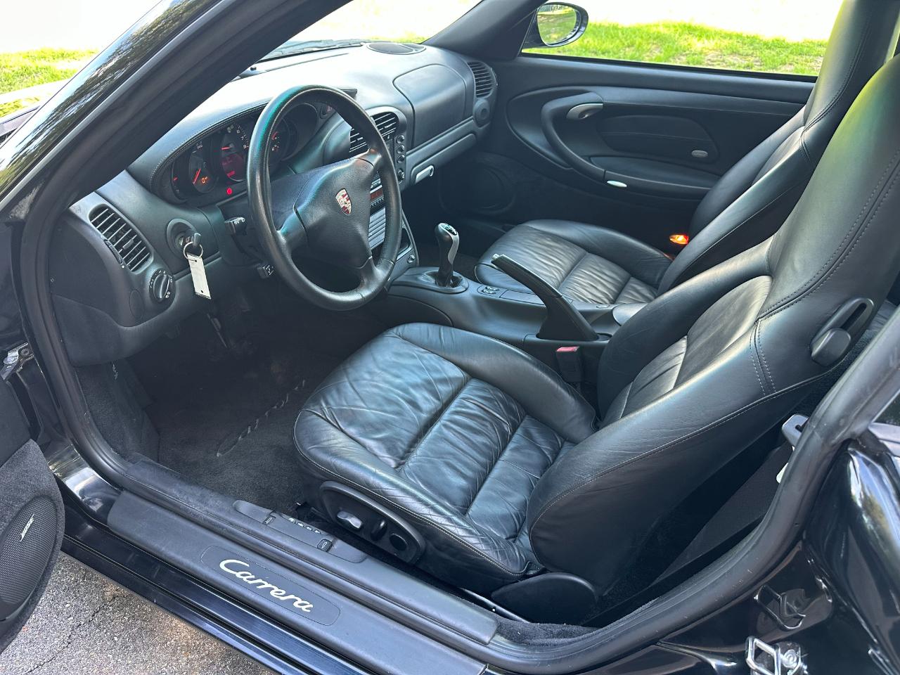 Porsche 911 Carrera 2dr Carrera Cpe 6-Spd Manual 2003