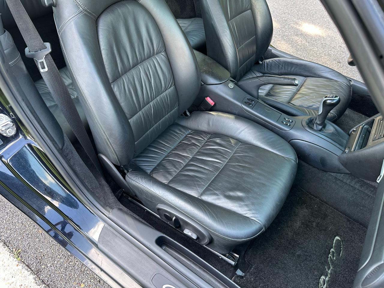 Porsche 911 Carrera 2dr Carrera Cpe 6-Spd Manual 2003