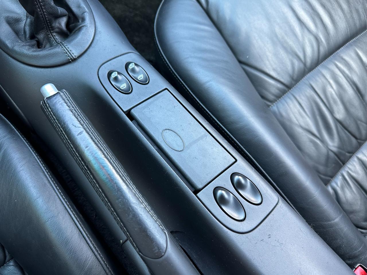 Porsche 911 Carrera 2dr Carrera Cpe 6-Spd Manual 2003