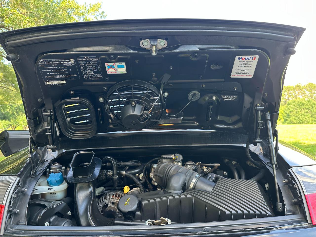 Porsche 911 Carrera 2dr Carrera Cpe 6-Spd Manual 2003