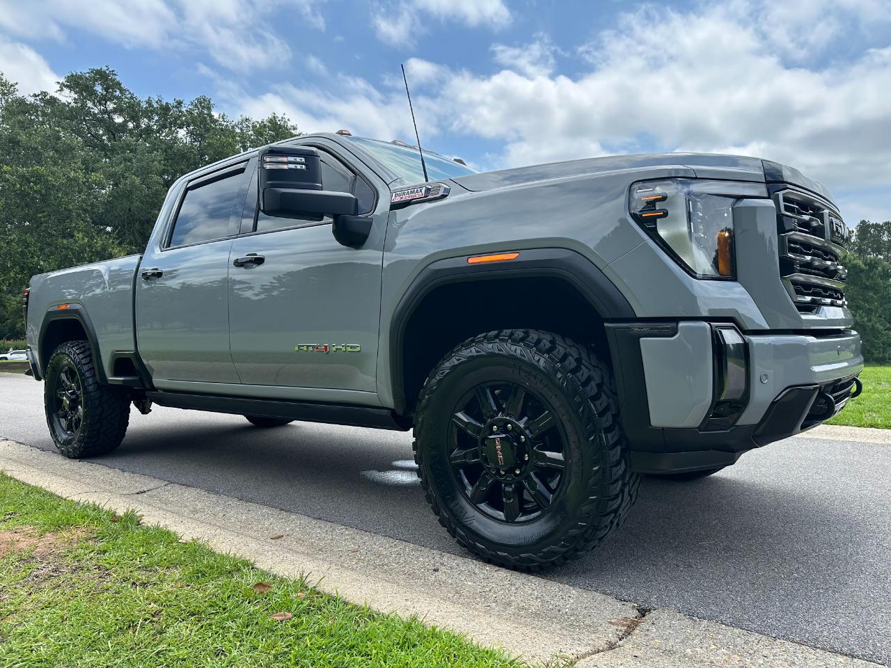 GMC Sierra 2500HD 4WD Crew Cab 159" AT4 2024