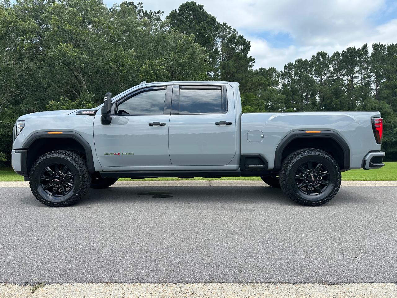 GMC Sierra 2500HD 4WD Crew Cab 159" AT4 2024