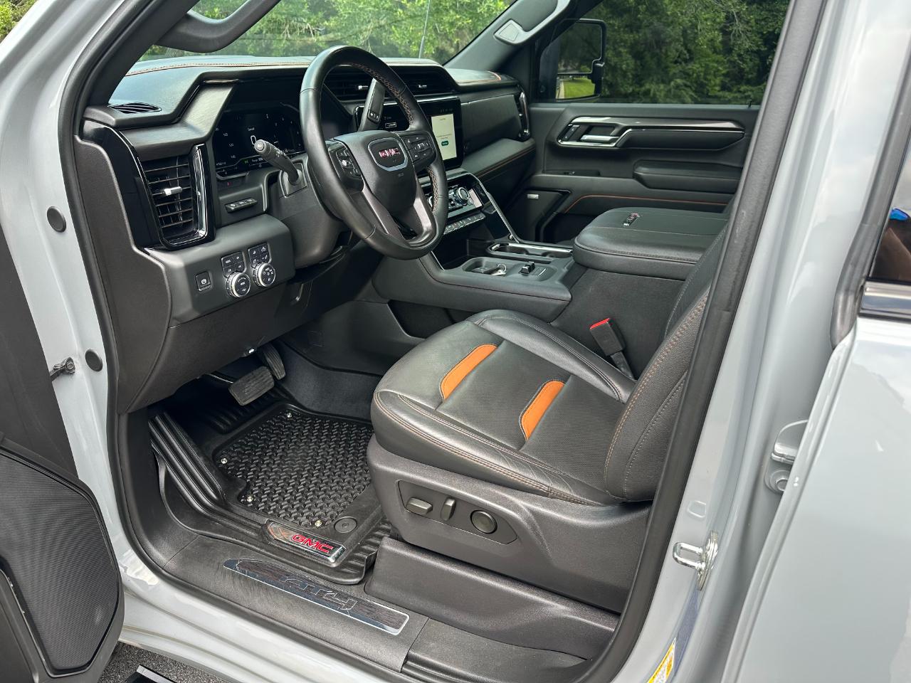 GMC Sierra 2500HD 4WD Crew Cab 159" AT4 2024
