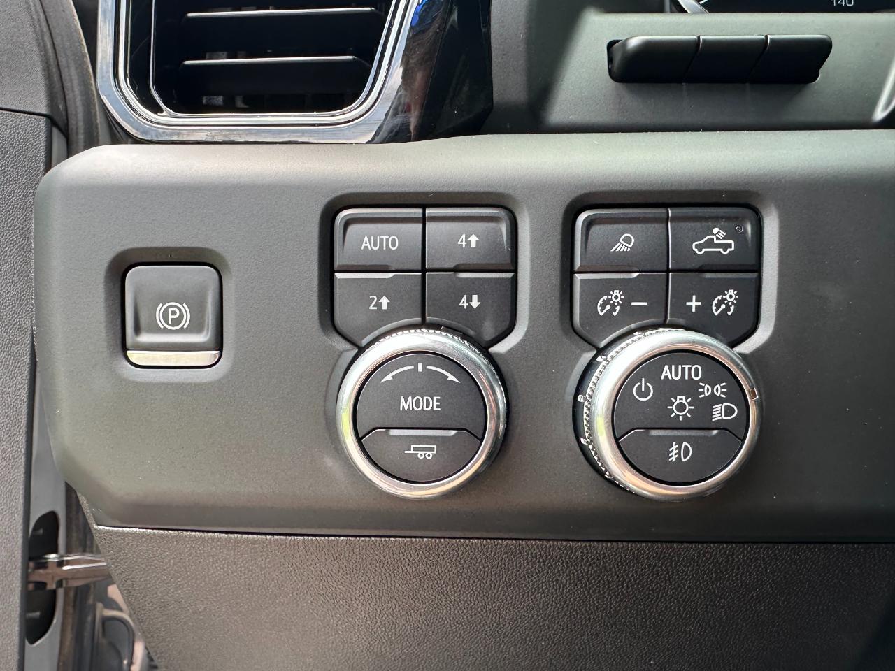GMC Sierra 2500HD 4WD Crew Cab 159" AT4 2024