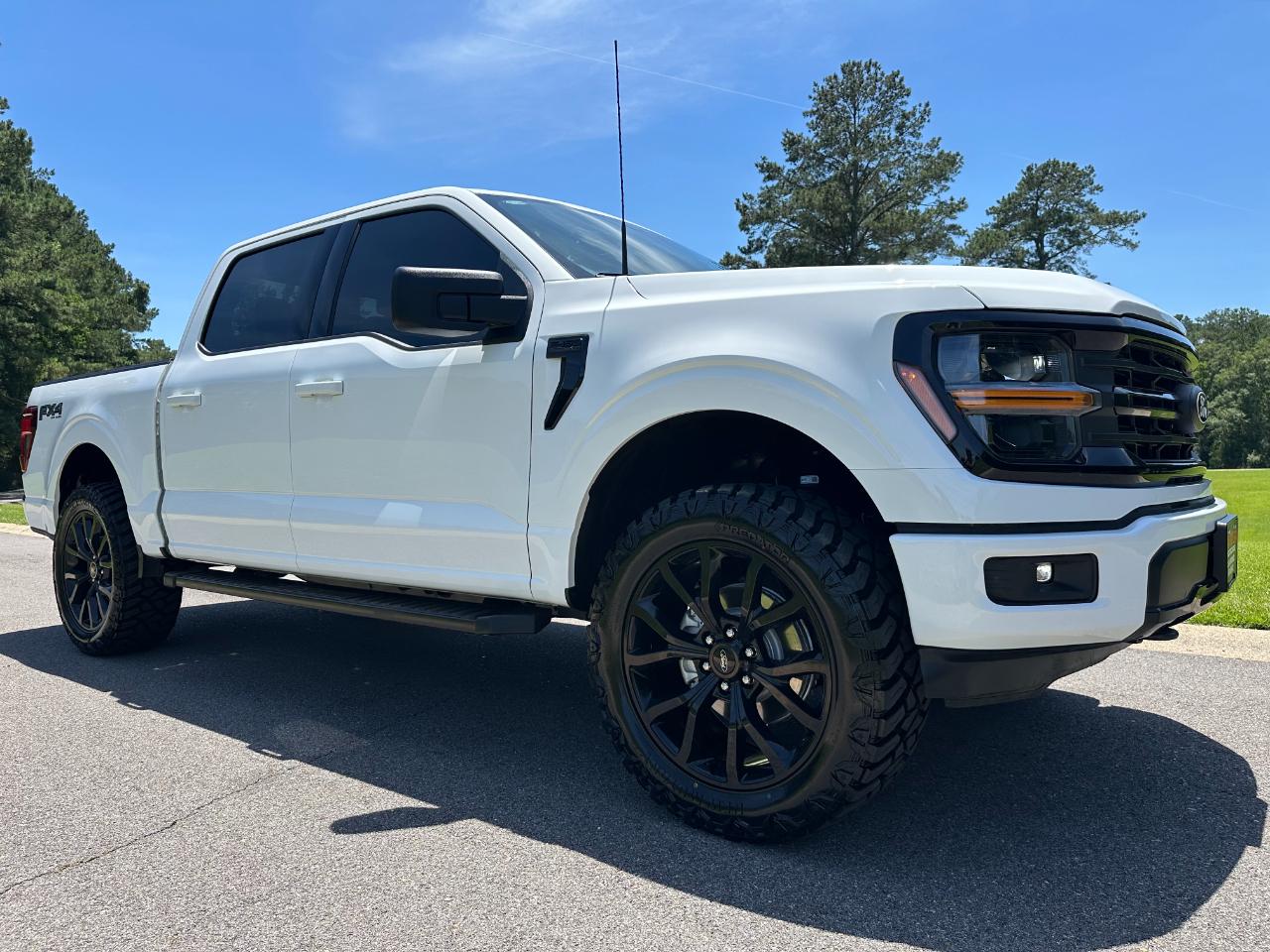 Ford F-150 XLT 4WD SuperCrew 5.5' Box 2025