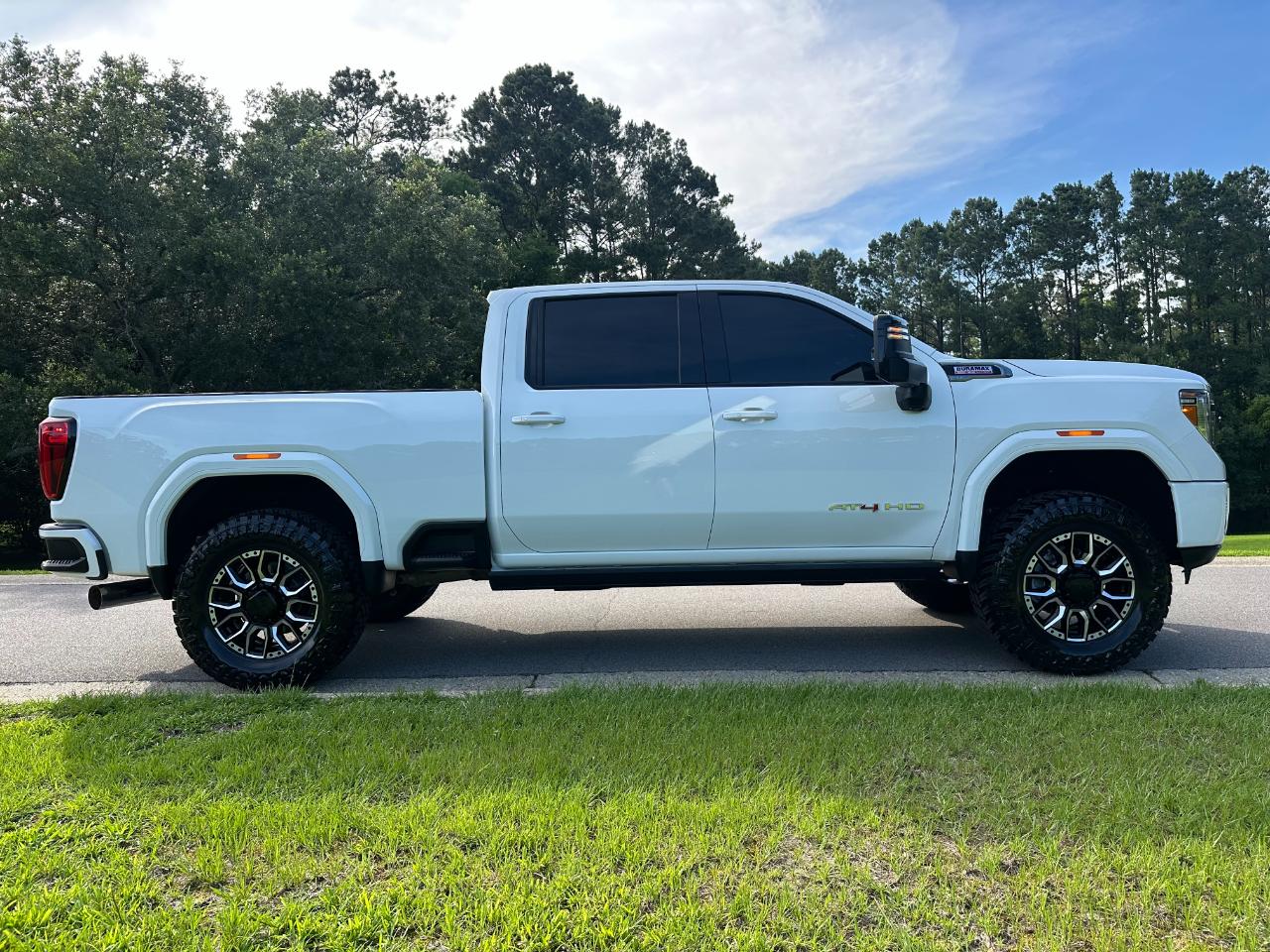 GMC Sierra 2500HD 4WD Crew Cab 159" AT4 2022