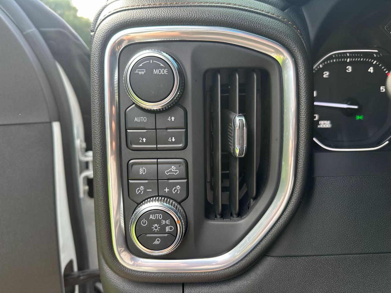 GMC Sierra 2500HD 4WD Crew Cab 159" AT4 2022