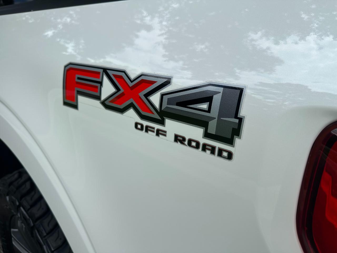 Ford F-150 Lariat 4WD SuperCrew 5.5' Box 2023
