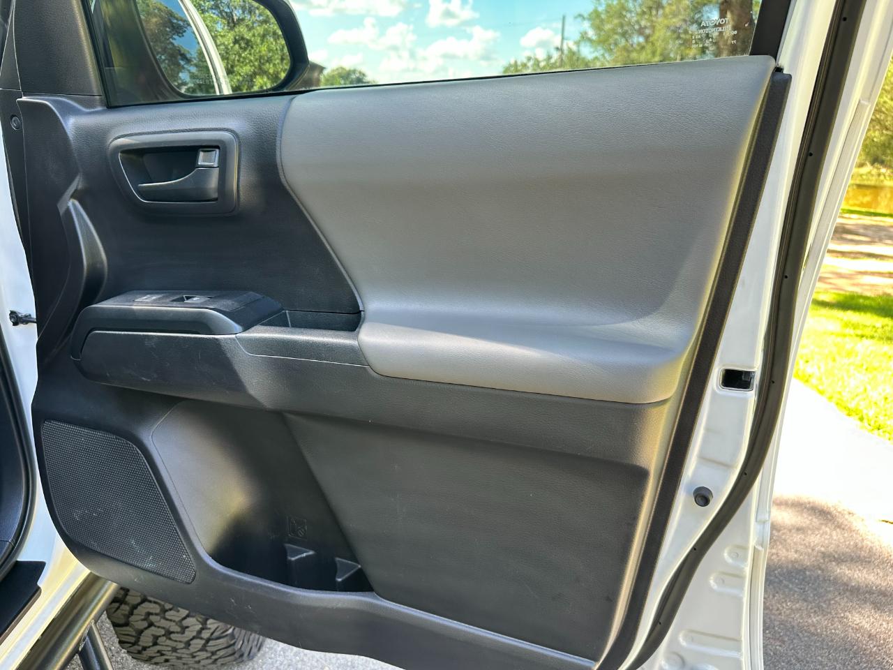 Toyota Tacoma 4WD SR Double Cab 5' Bed V6 AT (Natl) 2021