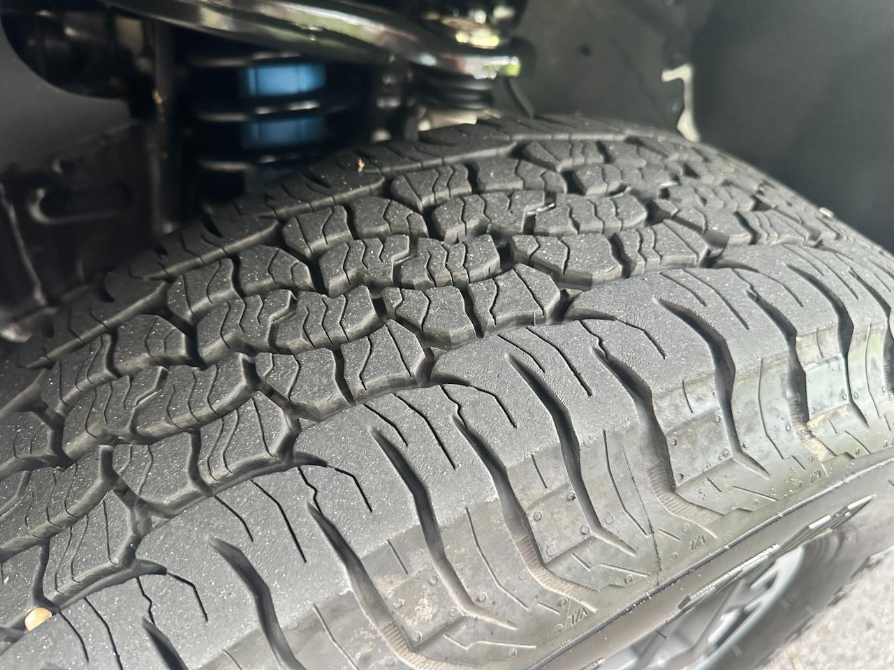 Toyota Tacoma 4WD TRD Off Road Double Cab 5' Bed AT (Natl) 2024