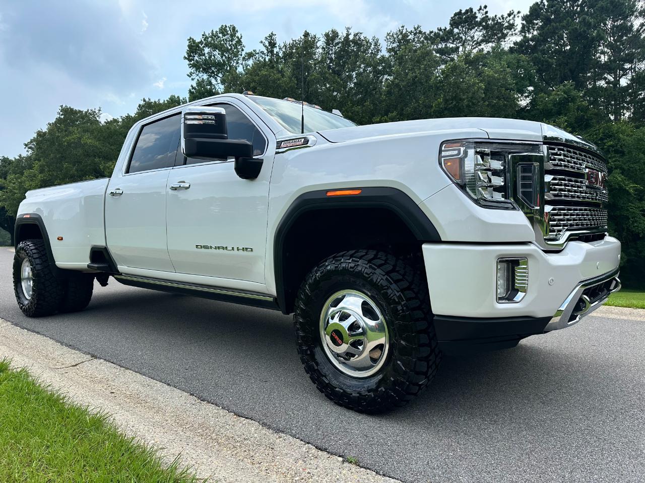 GMC Sierra 3500HD 4WD Crew Cab 172" Denali 2022