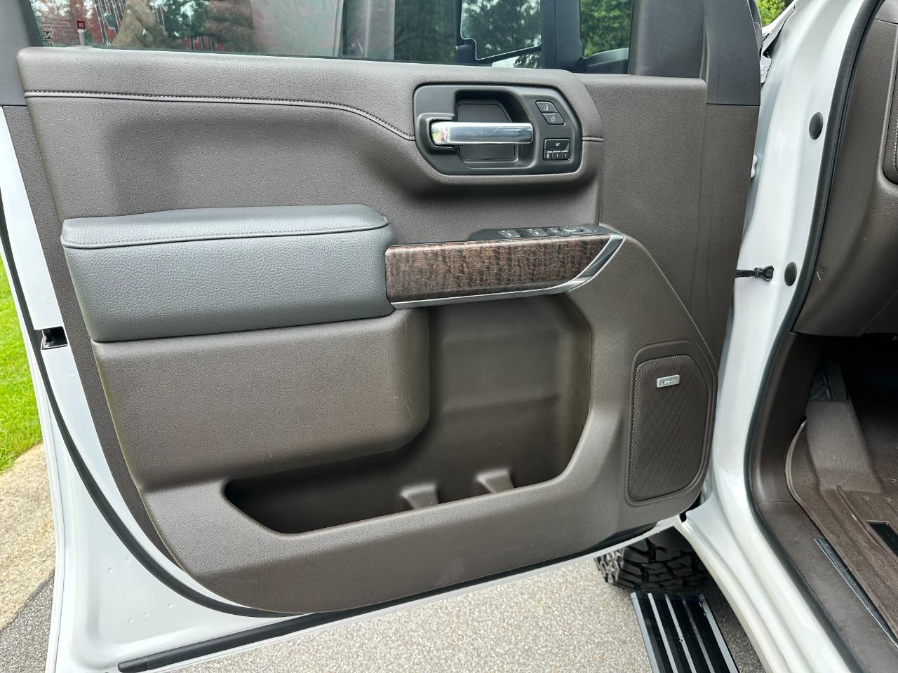 GMC Sierra 3500HD 4WD Crew Cab 172" Denali 2022