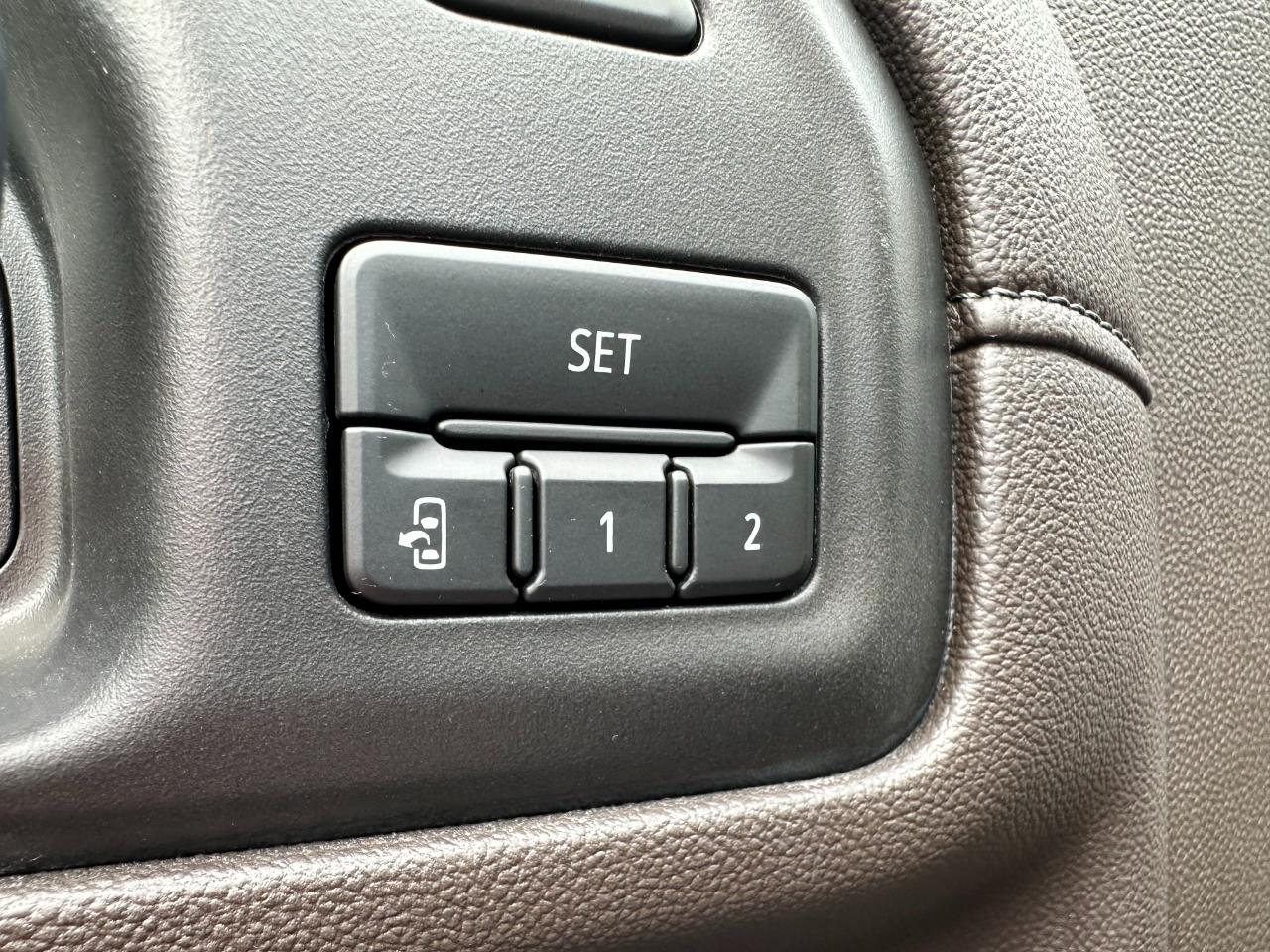 GMC Sierra 3500HD 4WD Crew Cab 172" Denali 2022