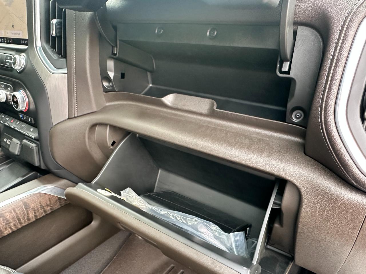 GMC Sierra 3500HD 4WD Crew Cab 172" Denali 2022