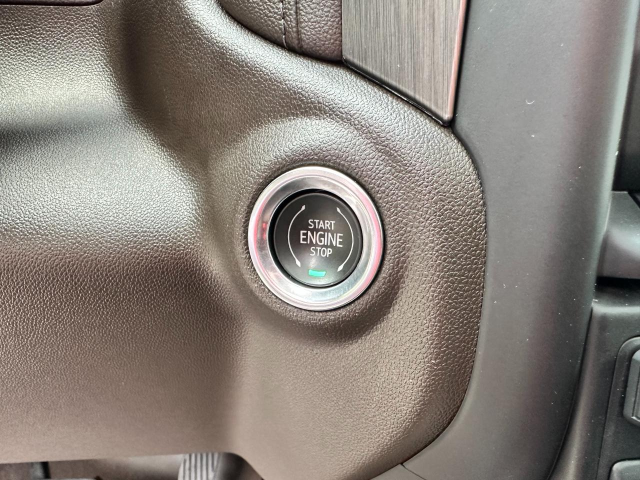 GMC Sierra 3500HD 4WD Crew Cab 172" Denali 2022