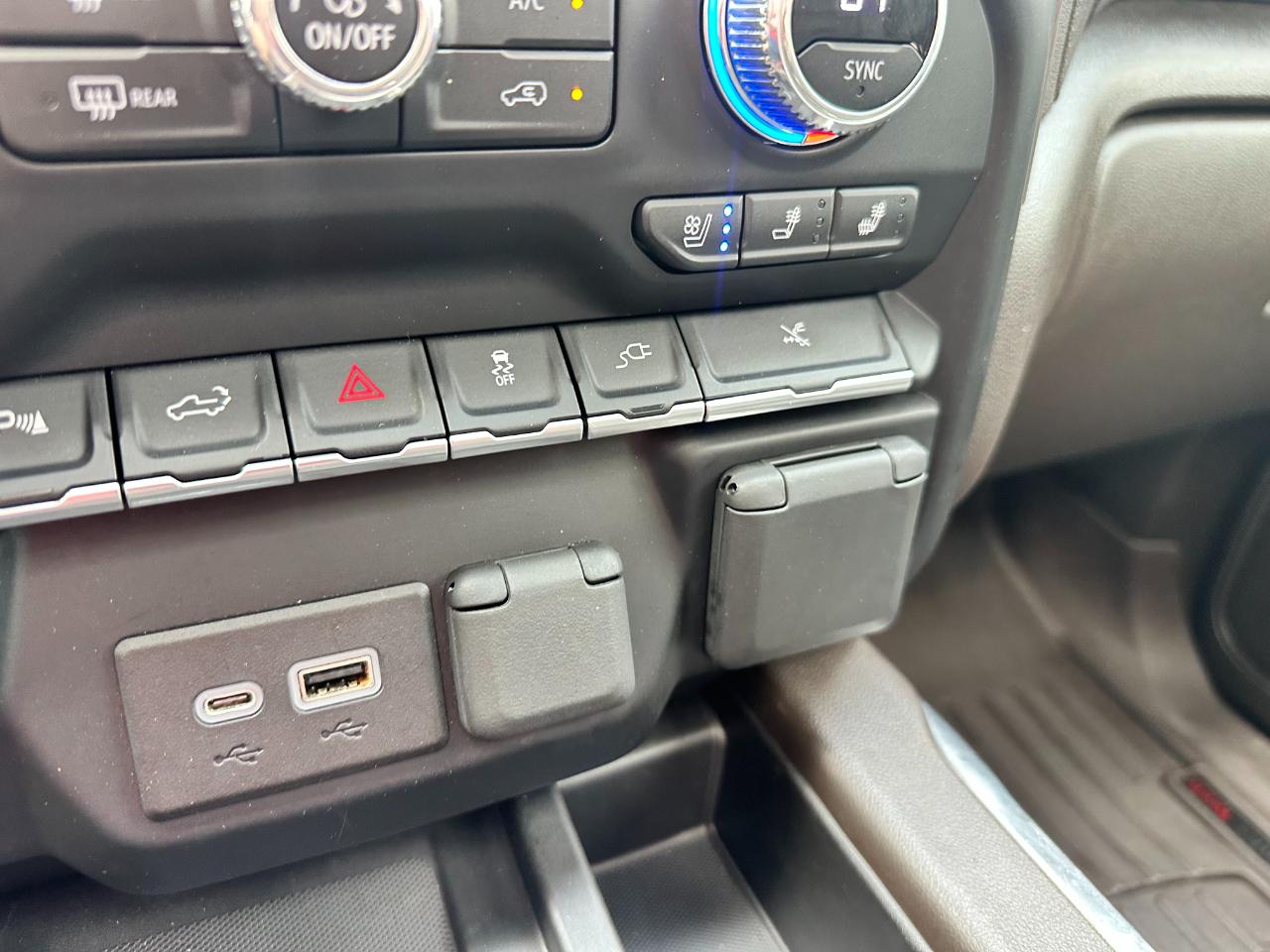 GMC Sierra 3500HD 4WD Crew Cab 172" Denali 2022