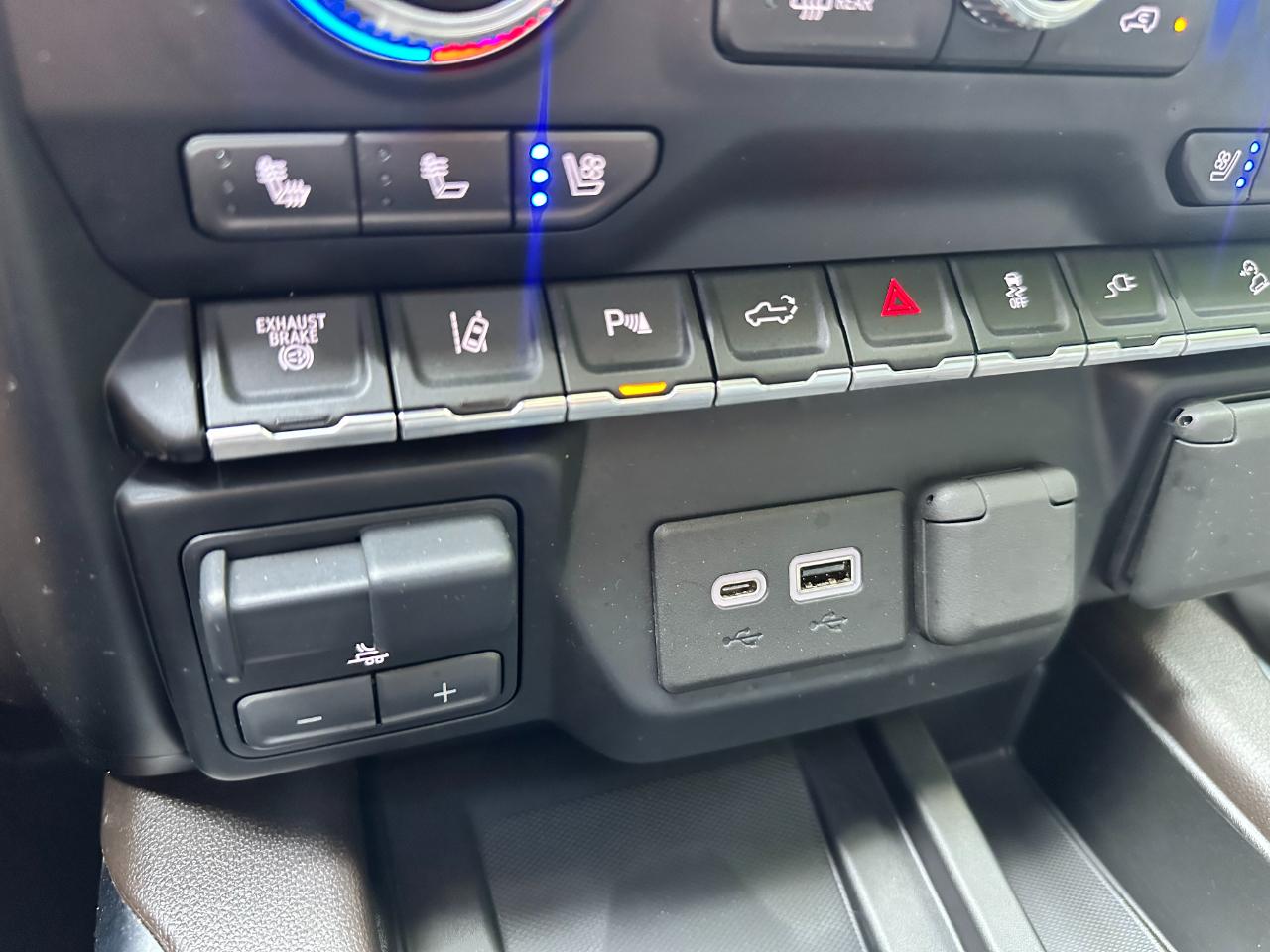 GMC Sierra 2500HD 4WD Crew Cab 159" Denali 2020