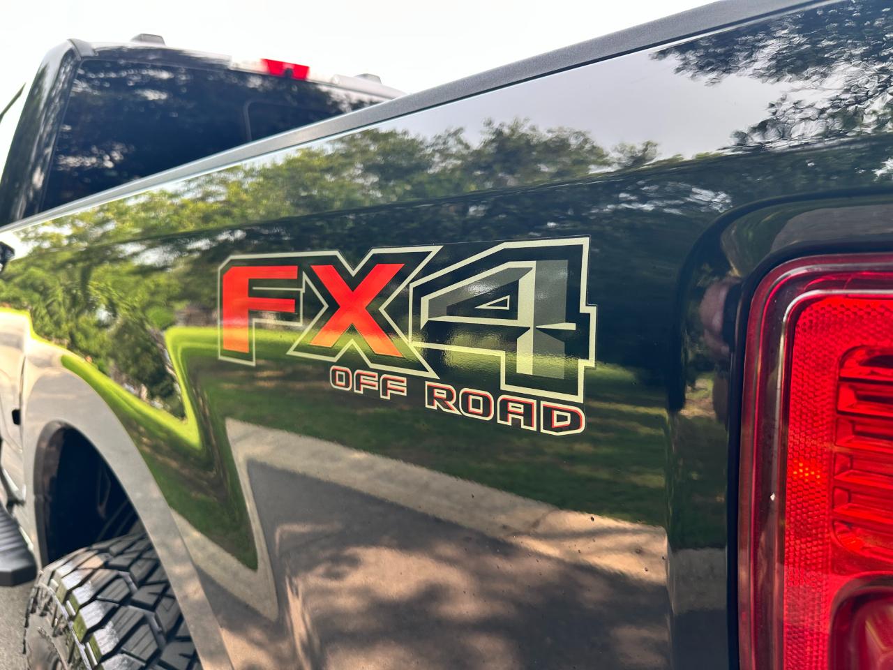 Ford Super Duty F-250 SRW Lariat 4WD Crew Cab 6.75' Box 2021