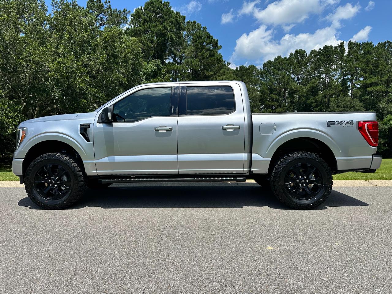 Ford F-150 XLT 4WD SuperCrew 5.5' Box 2022