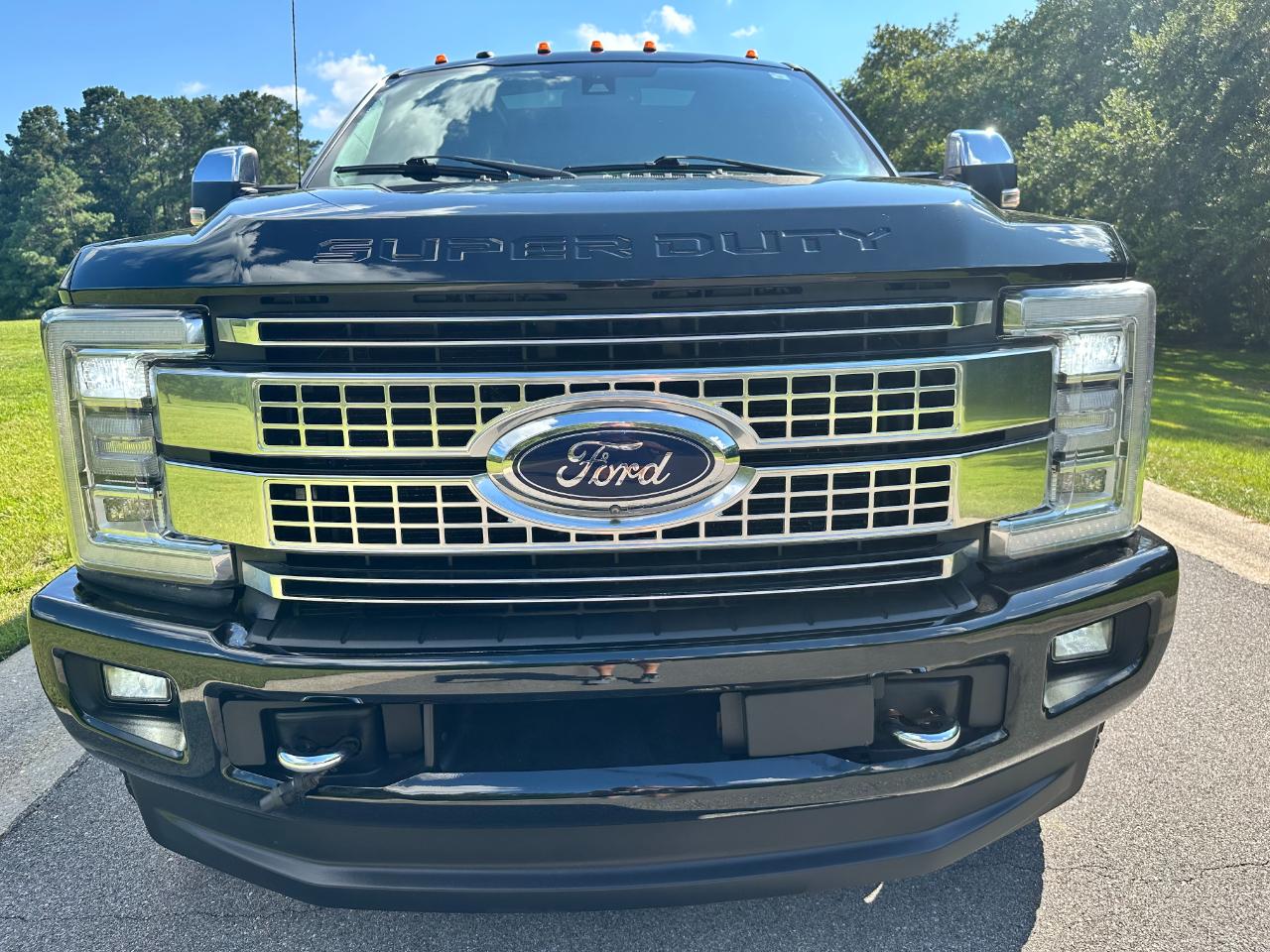 Ford Super Duty F-350 DRW Platinum 4WD Crew Cab 8' Box 2018