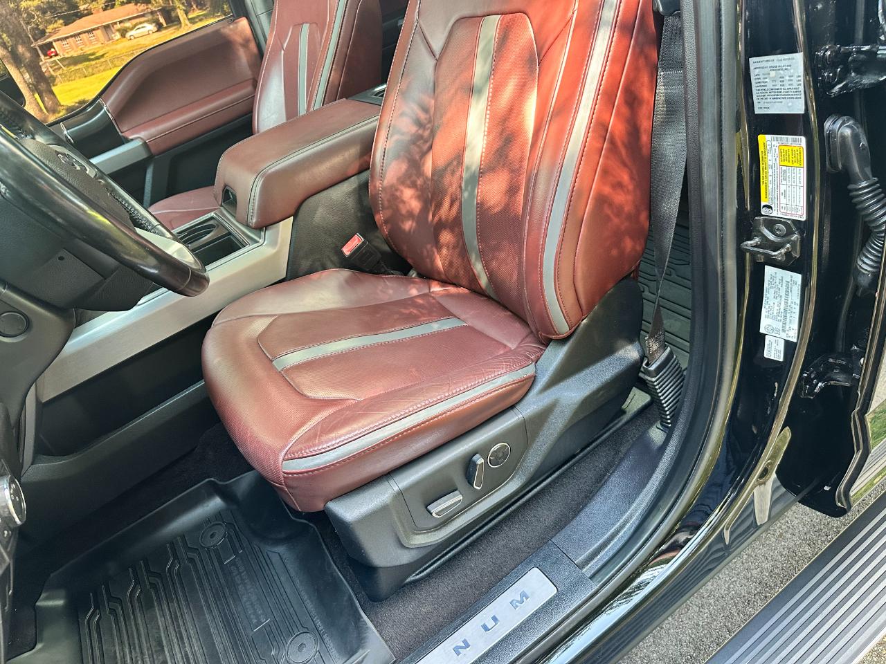 Ford Super Duty F-350 DRW Platinum 4WD Crew Cab 8' Box 2018