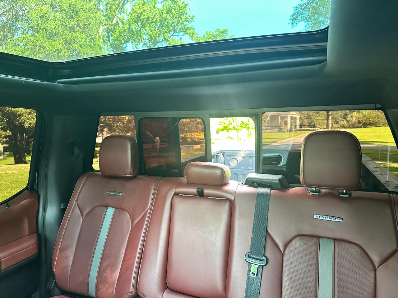 Ford Super Duty F-350 DRW Platinum 4WD Crew Cab 8' Box 2018