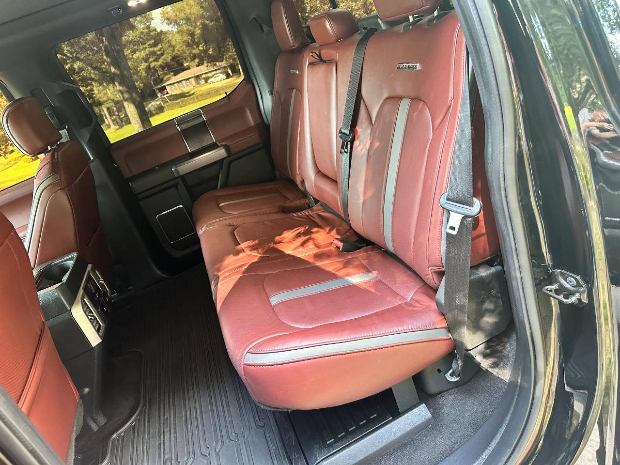 Ford Super Duty F-350 DRW Platinum 4WD Crew Cab 8' Box 2018