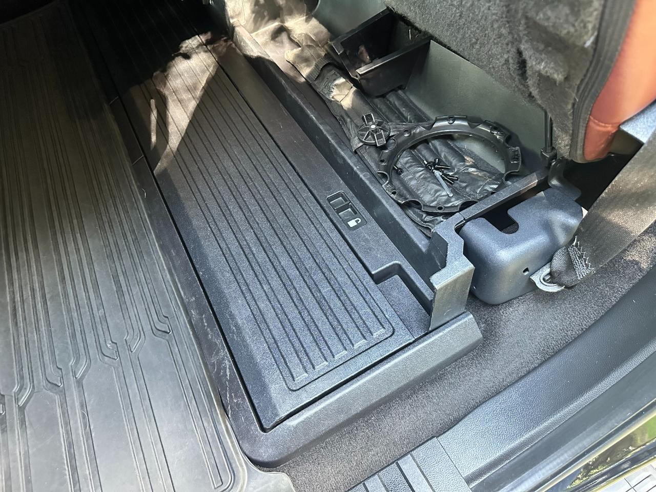 Ford Super Duty F-350 DRW Platinum 4WD Crew Cab 8' Box 2018