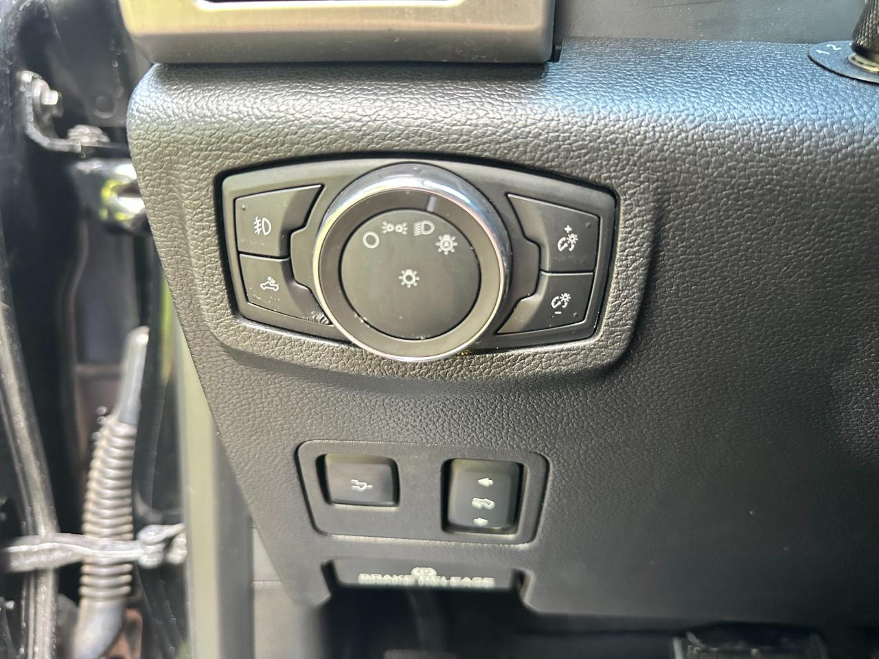 Ford Super Duty F-350 DRW Platinum 4WD Crew Cab 8' Box 2018