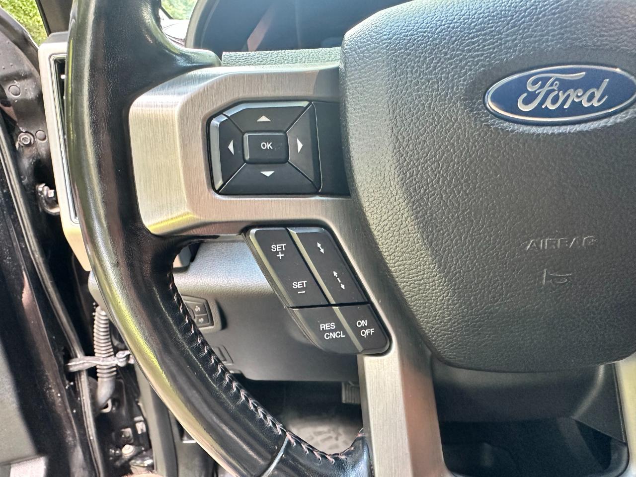 Ford Super Duty F-350 DRW Platinum 4WD Crew Cab 8' Box 2018
