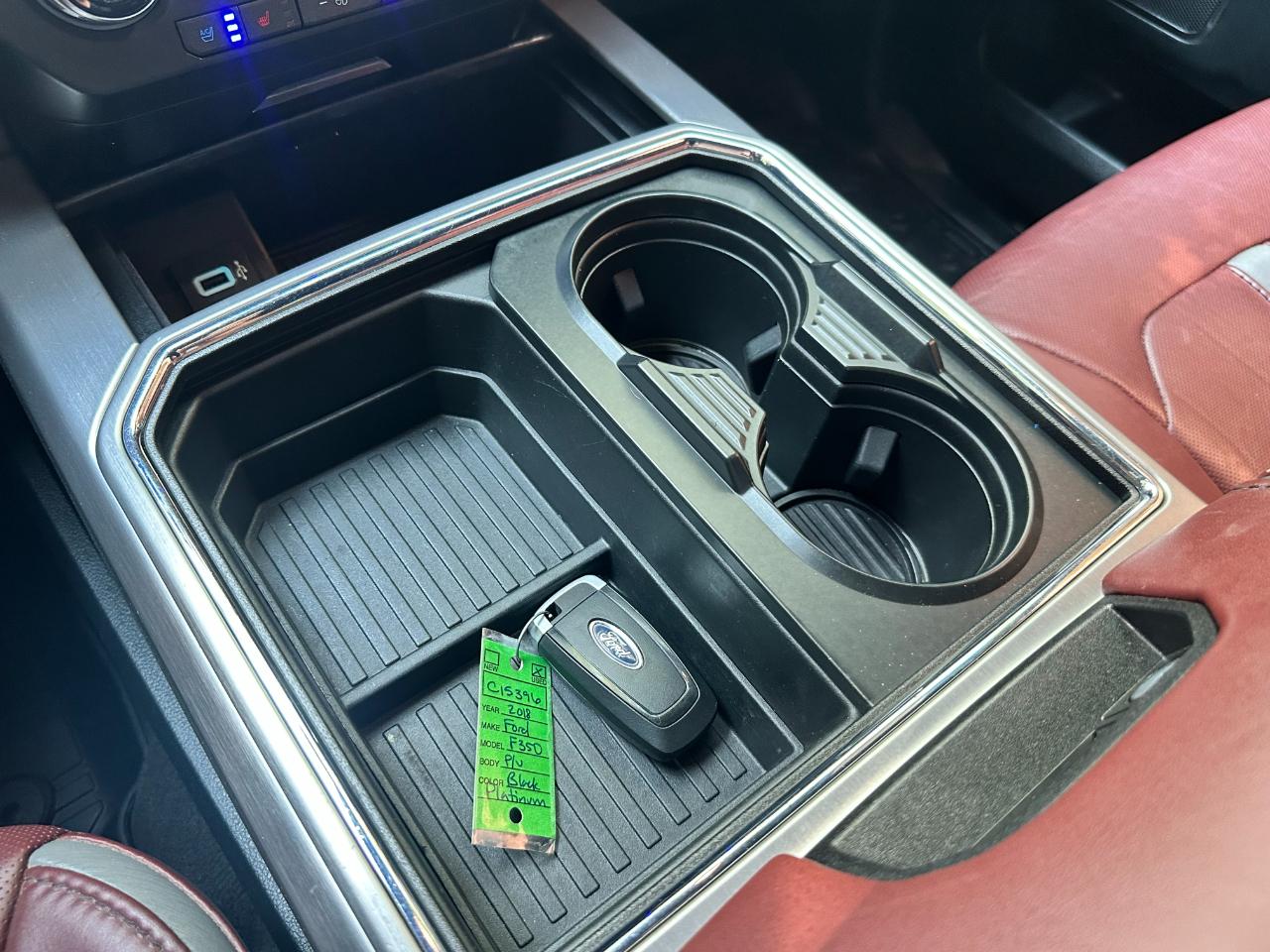 Ford Super Duty F-350 DRW Platinum 4WD Crew Cab 8' Box 2018