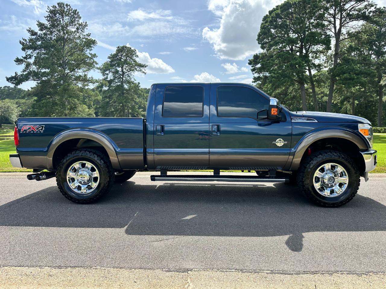 Ford Super Duty F-250 SRW 4WD Crew Cab 156" Lariat 2015