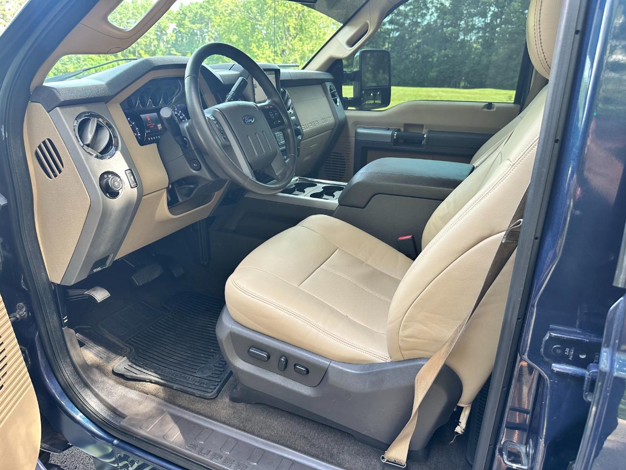 Ford Super Duty F-250 SRW 4WD Crew Cab 156" Lariat 2015