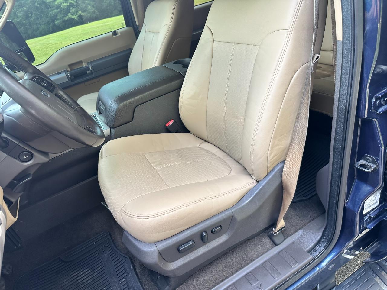 Ford Super Duty F-250 SRW 4WD Crew Cab 156" Lariat 2015