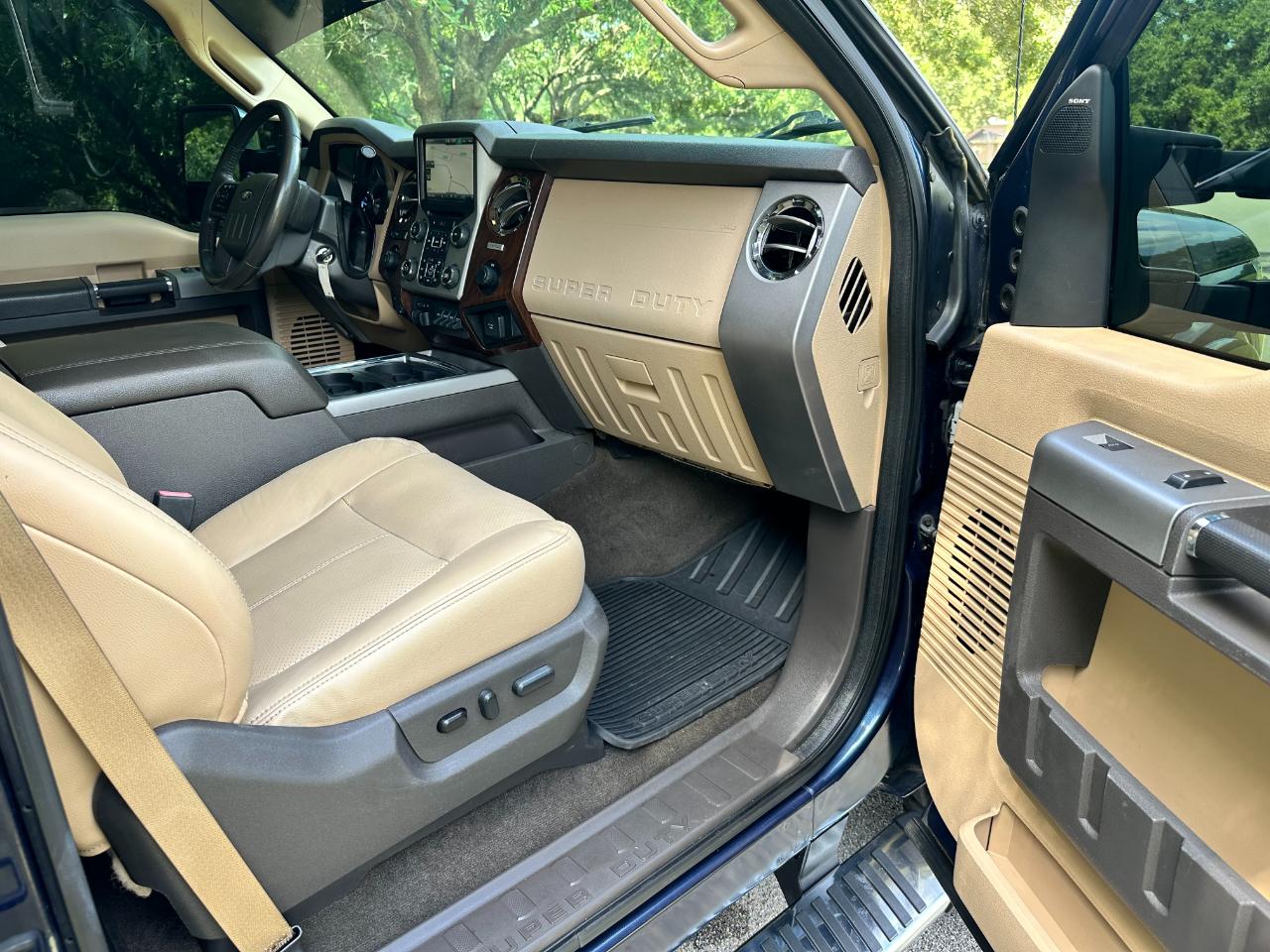 Ford Super Duty F-250 SRW 4WD Crew Cab 156" Lariat 2015