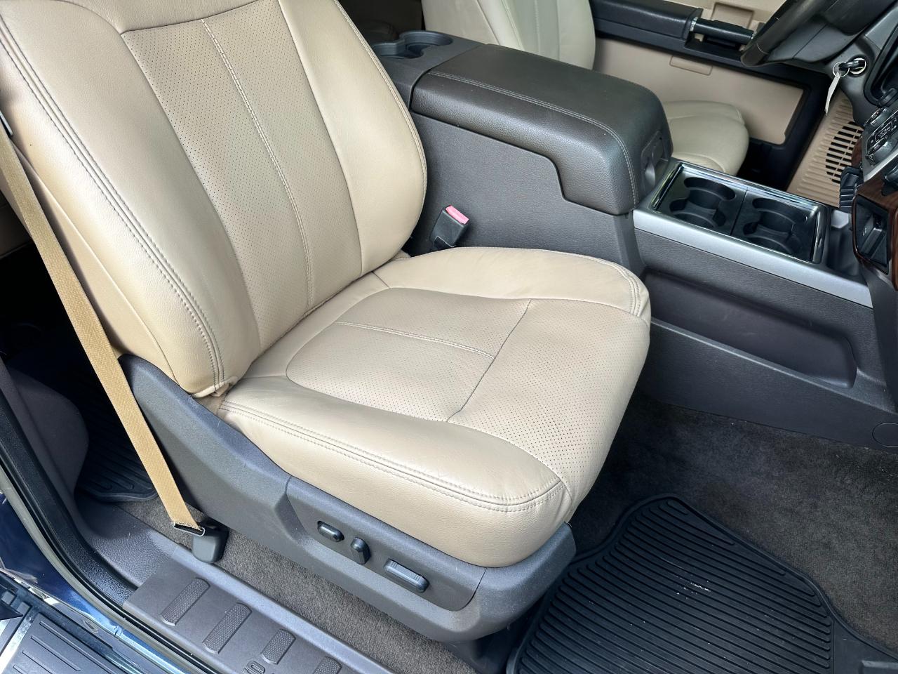 Ford Super Duty F-250 SRW 4WD Crew Cab 156" Lariat 2015