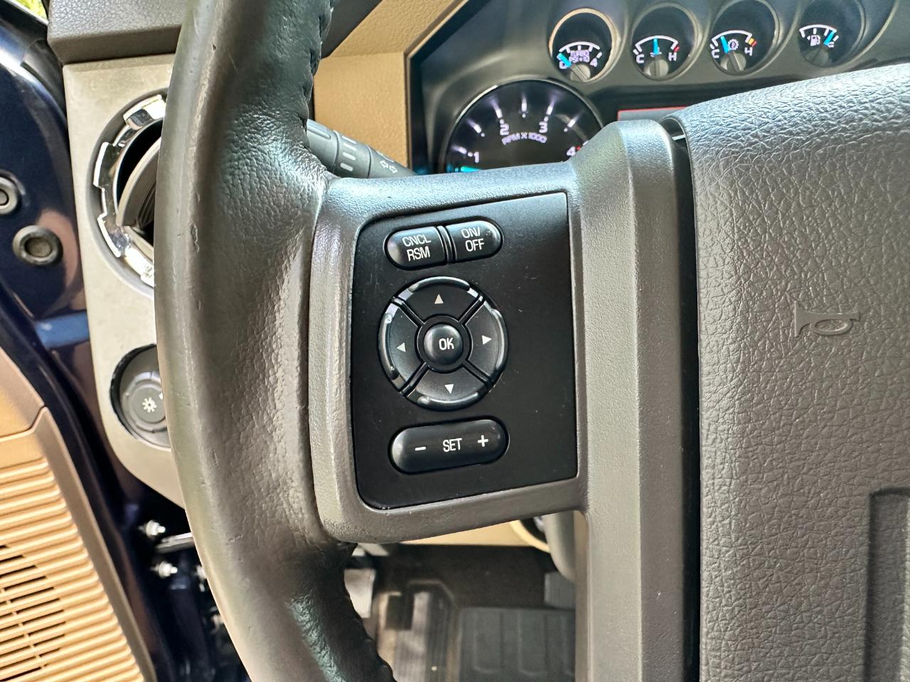 Ford Super Duty F-250 SRW 4WD Crew Cab 156" Lariat 2015