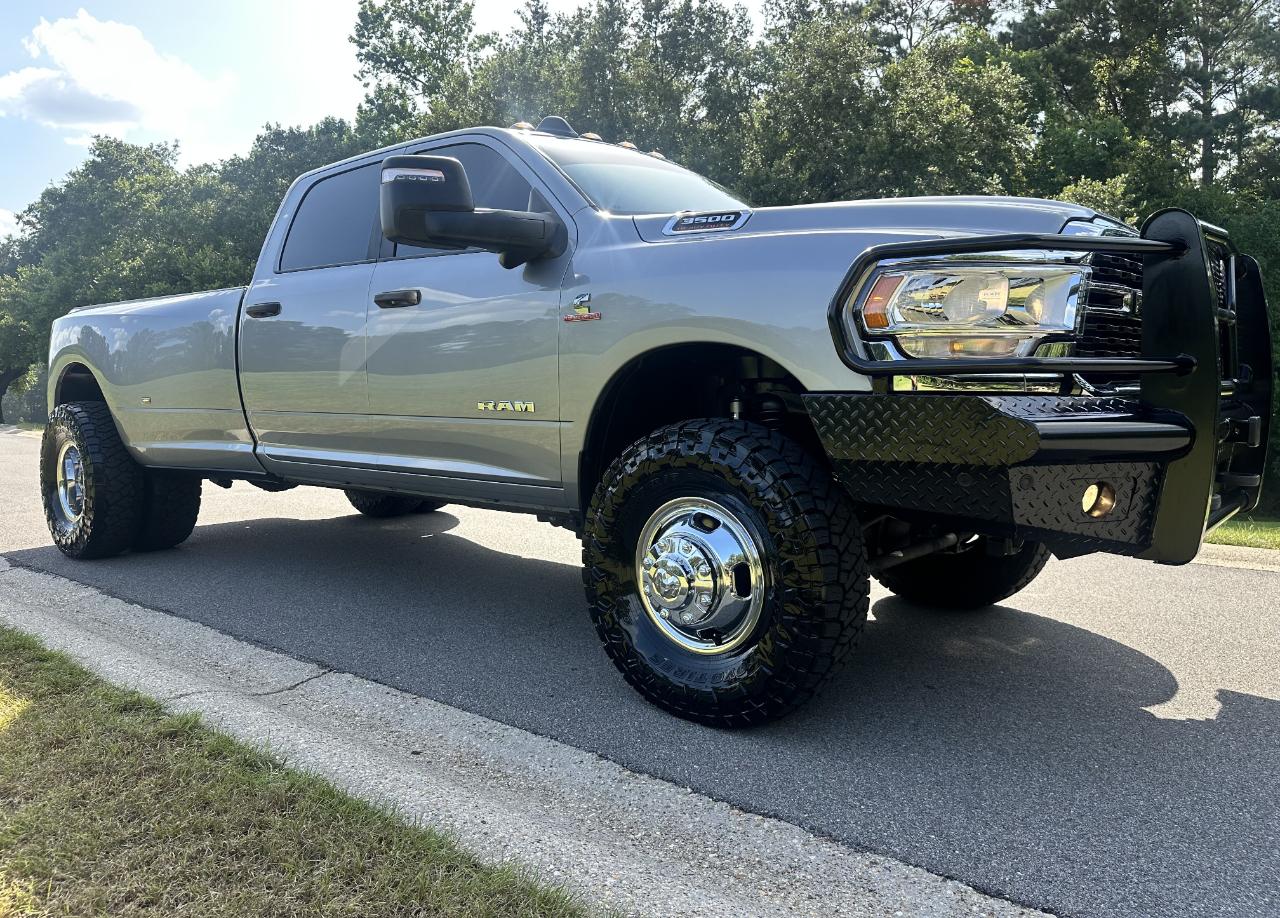 RAM 3500 Big Horn 4x4 Crew Cab 8' Box 2024