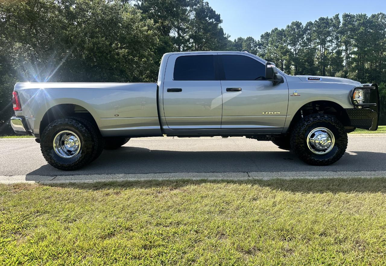 RAM 3500 Big Horn 4x4 Crew Cab 8' Box 2024