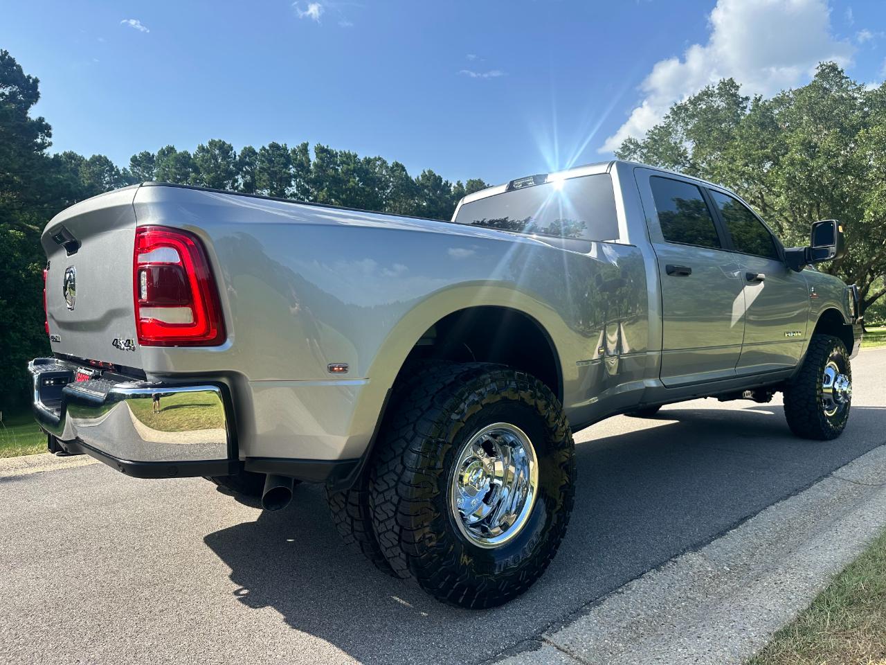 RAM 3500 Big Horn 4x4 Crew Cab 8' Box 2024