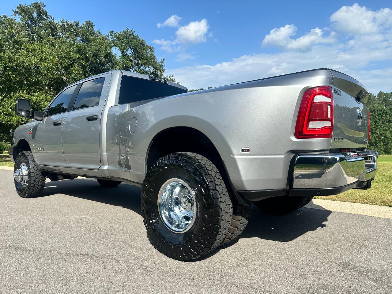 RAM 3500 Big Horn 4x4 Crew Cab 8' Box 2024
